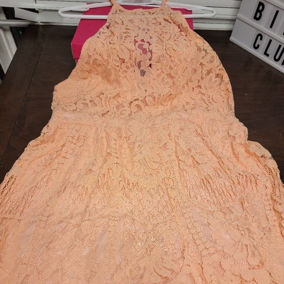 Lace romper - Picture 1 of 3